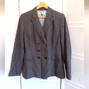 NWOT ! TAHARI gray blazer
